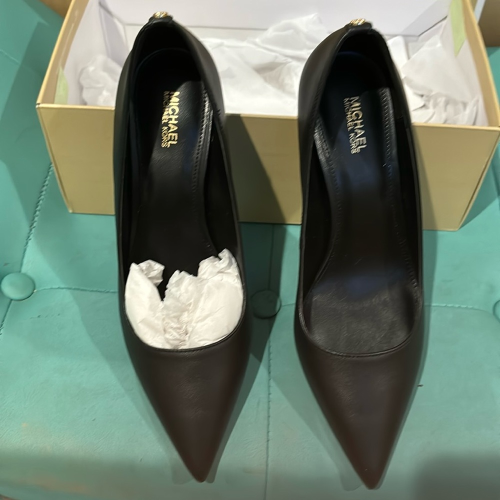 Michael Kors black leather pumps size 9